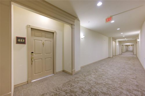 apt-412-2400 Mccue Rd, Houston, TX, 77056-5117 | Card Image