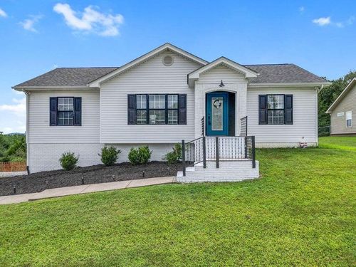 9739 Falcon Crest Dr, Ooltewah, TN, 37363-9820 | Card Image