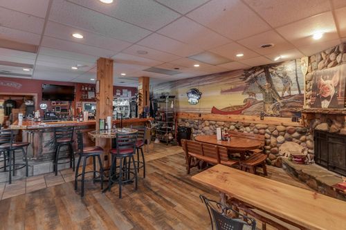 607 Minnesota Ave W, Walker, MN, 56484-2279 | Card Image