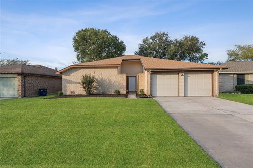 2792 Forest Point Dr, League City, TX, 77573-5752 | Card Image