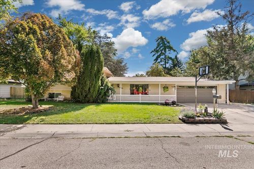 8425 W Wyndham Ln, Boise, ID, 83704-3158 | Card Image