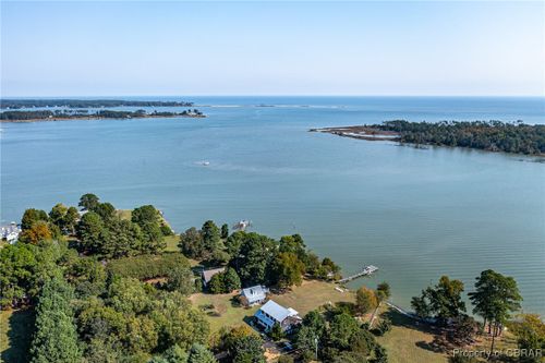 95 Billups Creek Ln, Moon, VA, 23119-2106 | Card Image