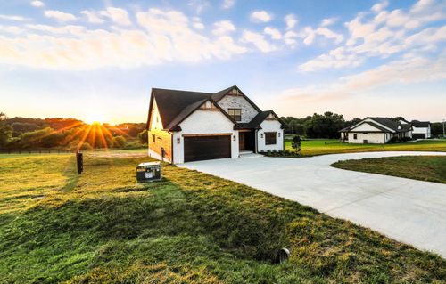 230 Hall Ct, Adams, TN, 37010-2005 | Card Image