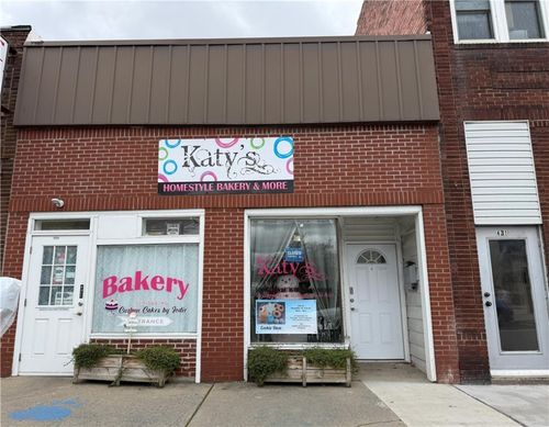 429 Lawrence Ave, Ellwood City, PA, 16117-1925 | Card Image