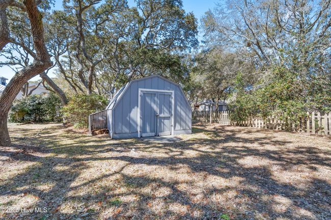 209 Sellers St, House other with 3 bedrooms, 2 bathrooms and null parking in Oak Island NC | Image 28