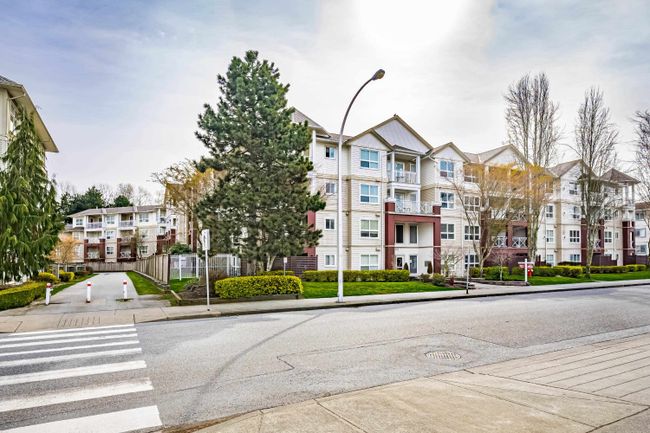 216 - 8068 120 A Street, Condo with 2 bedrooms, 2 bathrooms and 2 parking in Surrey BC | Image 1