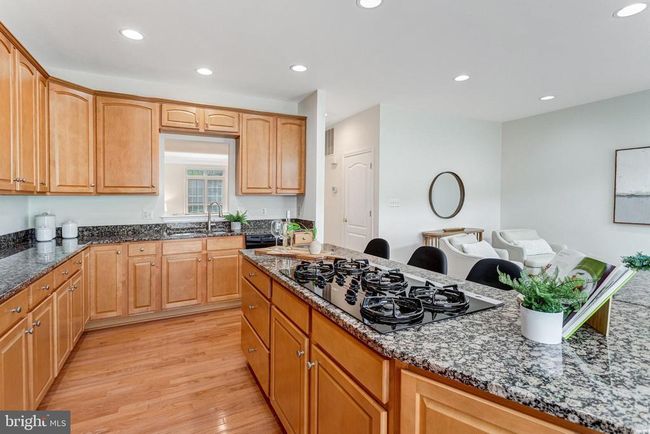 25804 Commons Sq, Townhouse with 3 bedrooms, 4 bathrooms and null parking in CHANTILLY VA | Image 15