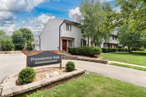 apt-19-1110 E Jefferson St, Bloomington, IL, 61701-8509 | Card Image