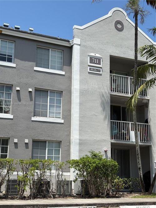 202-711 Sw 111th Way, Pembroke Pines, FL, 33025-7010 | Card Image