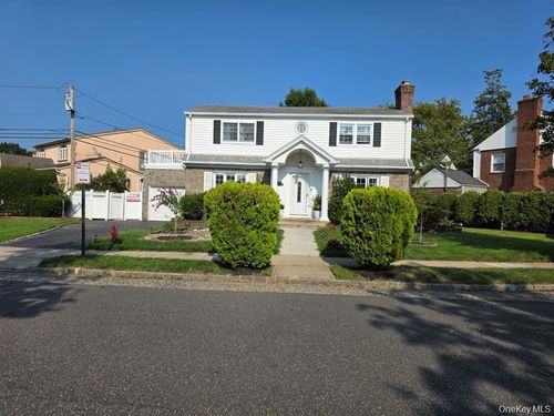 30 Aberdeen Rd, New Hyde Park, NY, 11040-2138 | Card Image