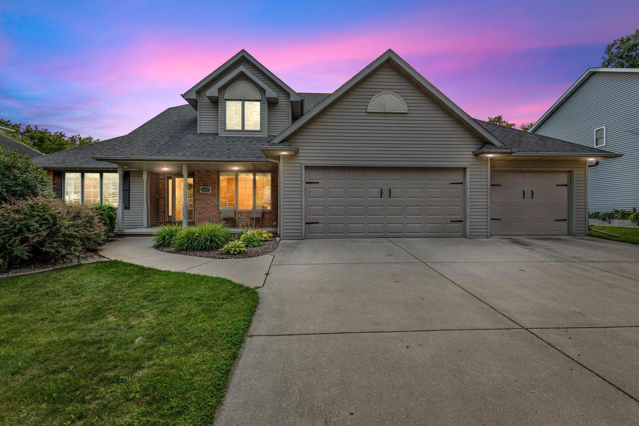 Royal Crown Ct, Green Bay, WI 54313