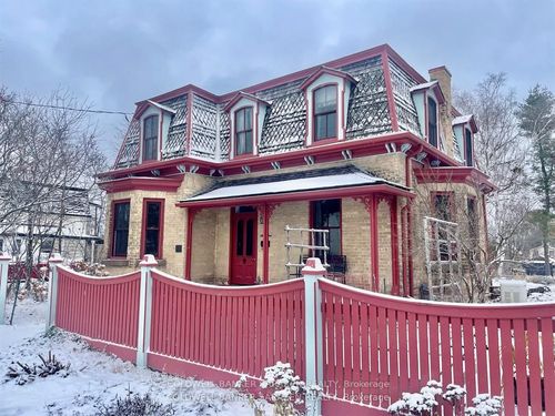 61 Drummond St E, Perth, ON, K7H1G3 | Card Image