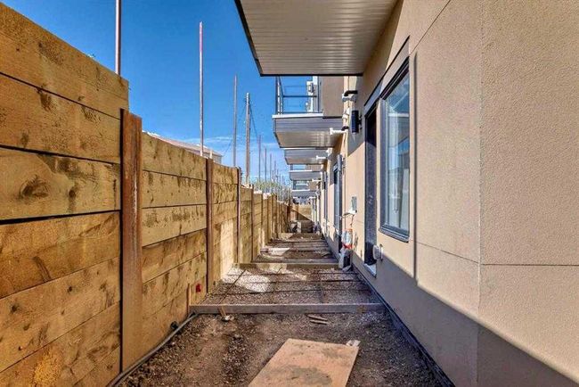 330 Sage Hill Cir Nw, Townhouse with 3 bedrooms, 2 bathrooms and 3 parking in Calgary AB | Image 27