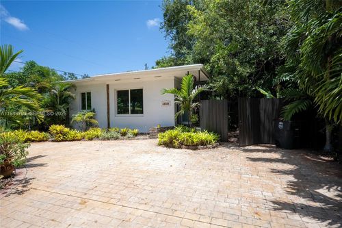 13325 Ne 10th Ave, North Miami, FL, 33161-4105 | Card Image