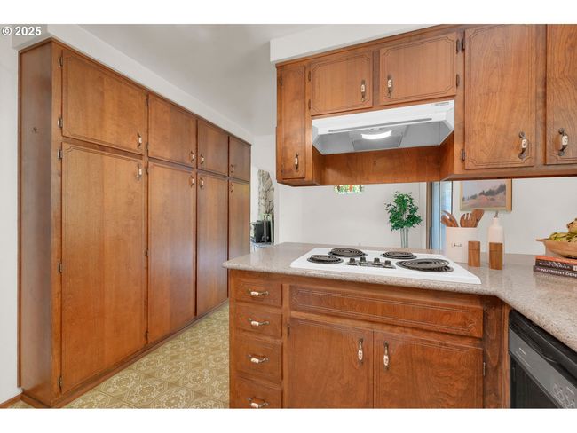 1770 W 28 Th Ave, House other with 3 bedrooms, 2 bathrooms and 2 parking in Eugene OR | Image 15