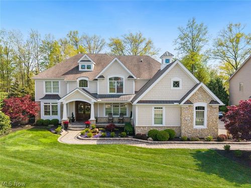 32461 Legacy Pointe Pkwy, Avon Lake, OH, 44012-2281 | Card Image