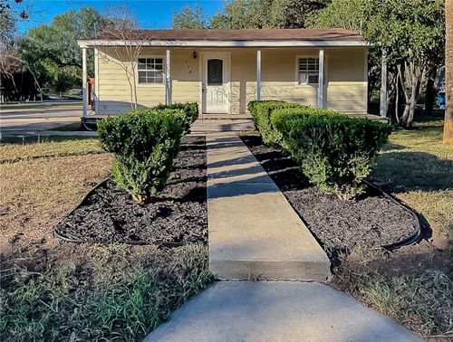 308 S Alta Vista St, Beeville, TX, 78102-5806 | Card Image