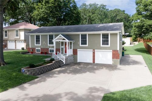 918 S 53rd Ter, Kansas City, KS, 66106-1414 | Card Image