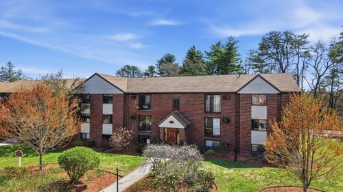 102-36 English Village Rd, Manchester, NH, 03102-2421 | Card Image