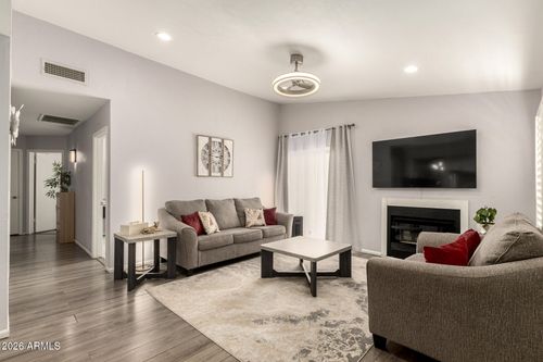 5028 W Gelding Dr, Glendale, AZ, 85306-4454 | Card Image