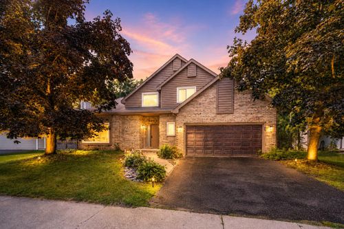 5295 Bear Lake Dr, East Lansing, MI, 48823-7213 | Card Image