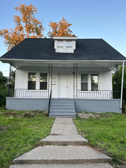 16856 San Juan Dr, Detroit, MI, 48221-2923 | Card Image