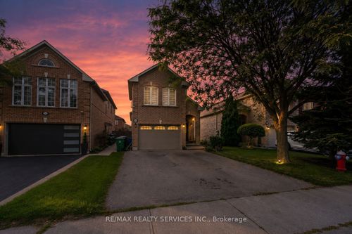 50 Sunny Glen Cres, Brampton, ON, L7A2C6 | Card Image