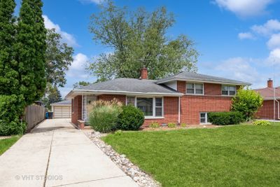 6836 W Linden Drive W, House other with 3 bedrooms, 1 bathrooms and 2 parking in Palos Heights IL | Image 1