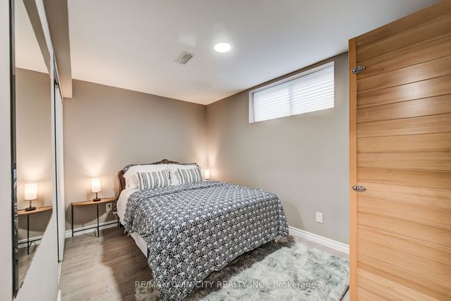 616 Frieburg Dr, House other with 5 bedrooms, 4 bathrooms and 2 parking in Waterloo ON | Image 36