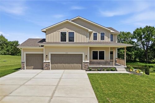 13413 Oakridge Dr, Kearney, MO, 64060-8337 | Card Image