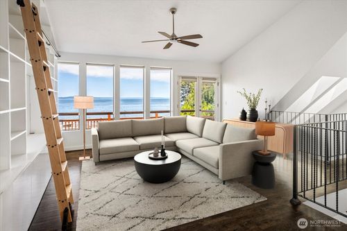 2364 Hobart Avenue Sw, Seattle, WA, 98116 | Card Image