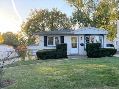 240 N Michigan Avenue, House other with 3 bedrooms, 1 bathrooms and 2 parking in Villa Park IL | Image 1