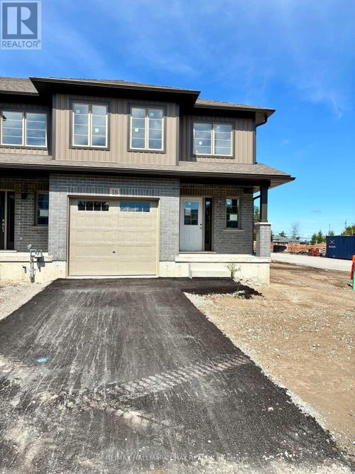 18 Beverly Street, Springwater (Elmvale), ON, L0L1P0 | Card Image