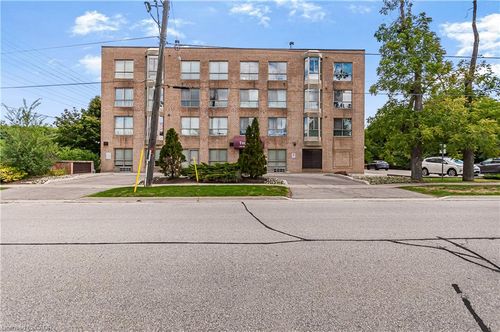 106-249 Major Mackenzie Dr E, Richmond Hill, ON, L4C9M8 | Card Image