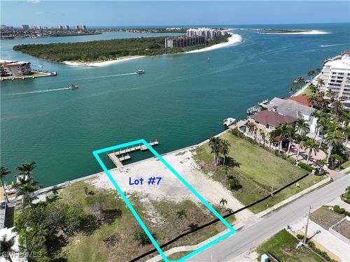 20 Pelican St W, NAPLES, FL, 34113-4020 | Card Image
