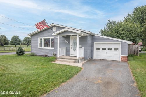 600 10th St, Selinsgrove, PA, 17870-1617 | Card Image