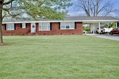 5271 Tobacco Rd, Orrum, NC, 28369-8821 | Card Image