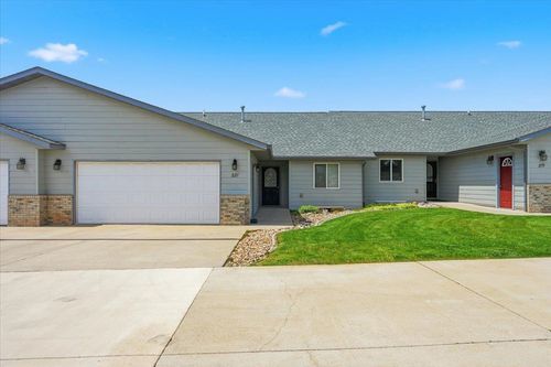 221 Thunderbolt Ct, Spearfish, SD, 57783-9472 | Card Image