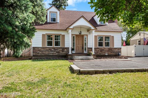 3206 Summitview Ave, Yakima, WA, 98902-2253 | Card Image