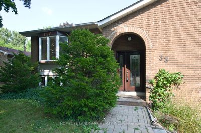 33 Sir Brandiles Pl, House other with 3 bedrooms, 3 bathrooms and 6 parking in Markham ON | Image 3