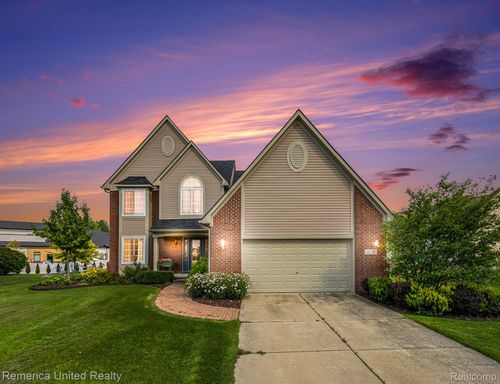 28016 Stillwater Ct, New Hudson, MI, 48165-8009 | Card Image