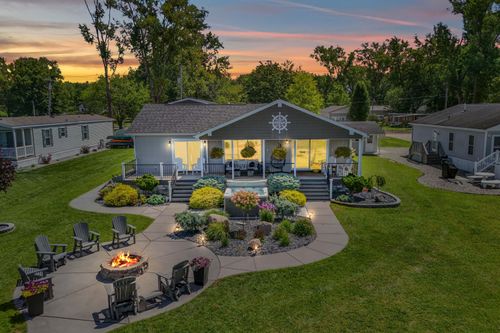 912 Beckwith Shr, Quincy, MI, 49082-1072 | Card Image