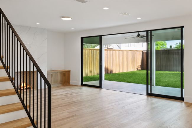 6458 Anita St, House other with 5 bedrooms, 5 bathrooms and null parking in Dallas TX | Image 7