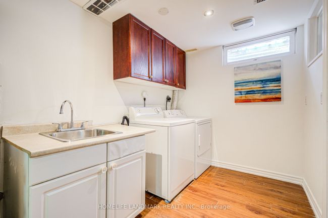 2 - 401 Keats Way, Condo with 5 bedrooms, 3 bathrooms and 1 parking in Waterloo ON | Image 43