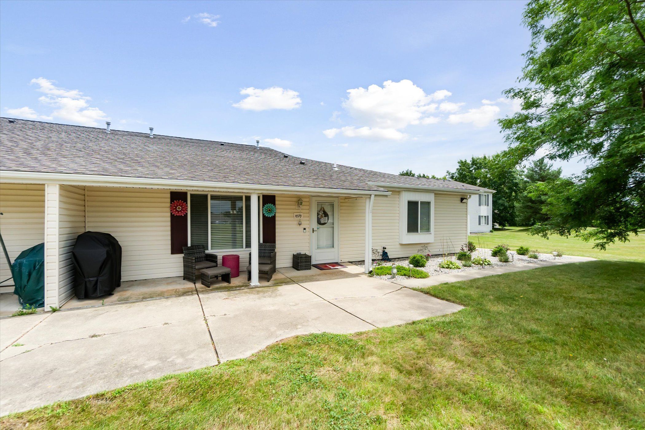 River Ridge Cir, Grand Blanc, MI 48439
