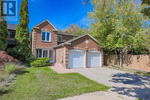 160 Charles St, Thornhill, ON, L4J3C7 | Card Image