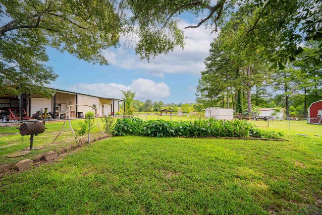 204 Rusty Ln, House other with 3 bedrooms, 2 bathrooms and null parking in Gladewater TX | Image 23