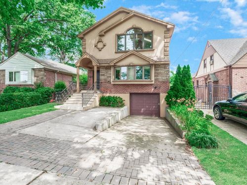 165 67th Ave, Fresh Meadows, NY, 11365-1909 | Card Image