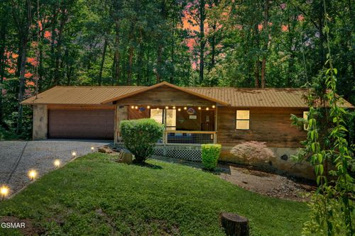 415 Owenwood Dr, Sevierville, TN, 37876-6276 | Card Image
