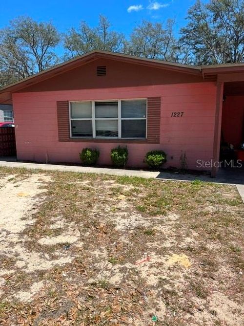 1227 19th Ter, GAINESVILLE, FL, 32641-8388 | Card Image